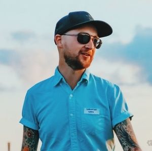 Meet your Posher, Christian